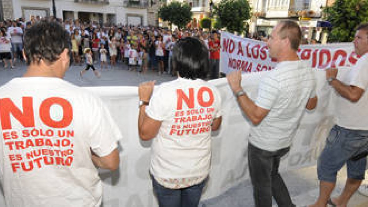 Imagen de la concentración ayer en San Leonardo de Yagüe-