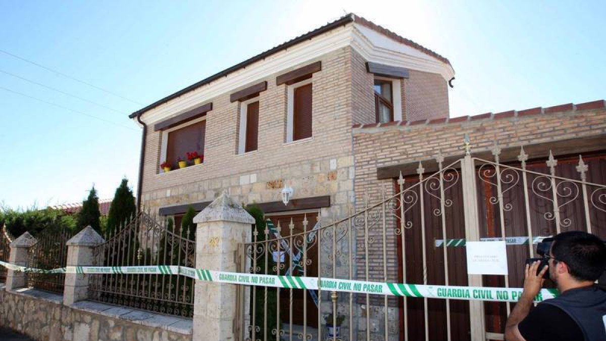 Domicilio de la mujer que ha fallecido al ser acuchillada presuntamente por su ex pareja en su vivienda de Villoldo (Palencia). Miriam Chacón / ICAL-