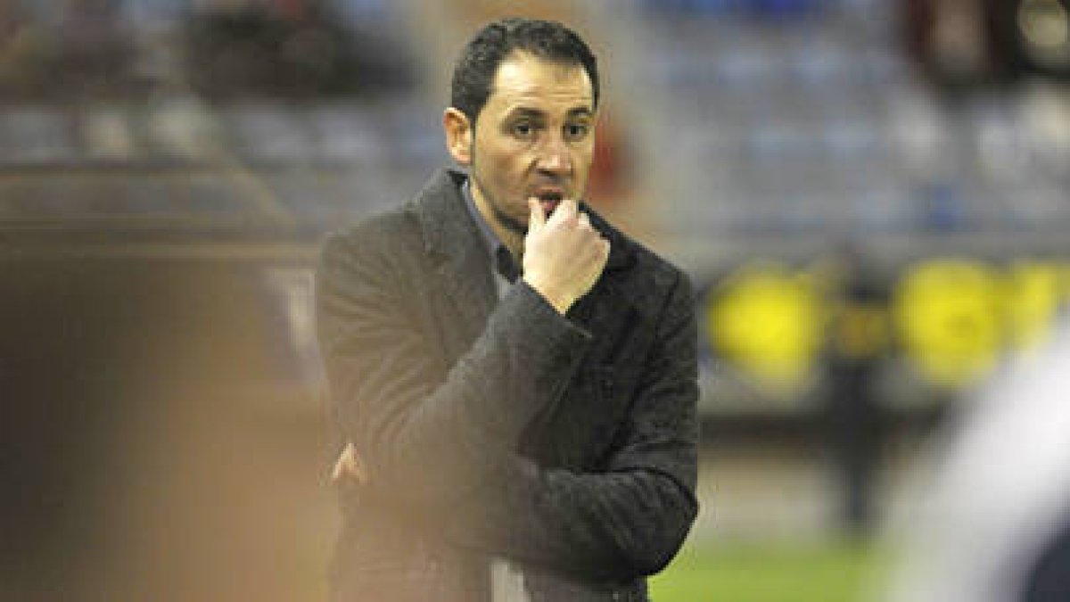 Pablo Machín espera ante el Castilla un partido parecido al del Barça B. / Diego Mayor-