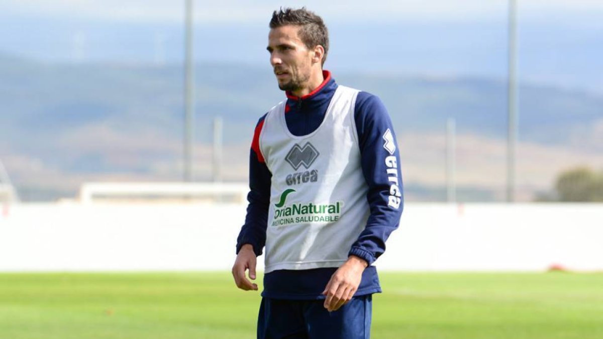 Óscar Díaz entrenó ayer con normalidad y se perfila como la gran novedad ante el Valladolid.-Álvaro Martínez
