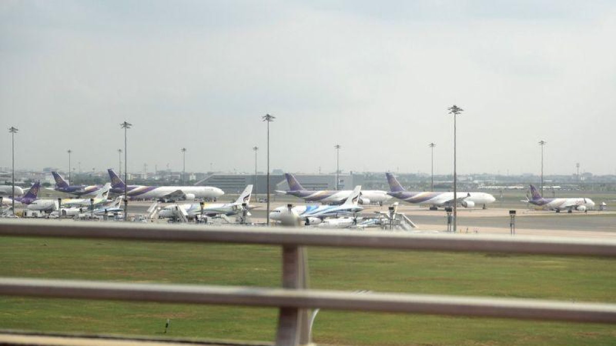 Aeropuerto de Pakistán luego de la cancelación de vuelos comerciales y el ciere de su espacio aéreo.-AFP