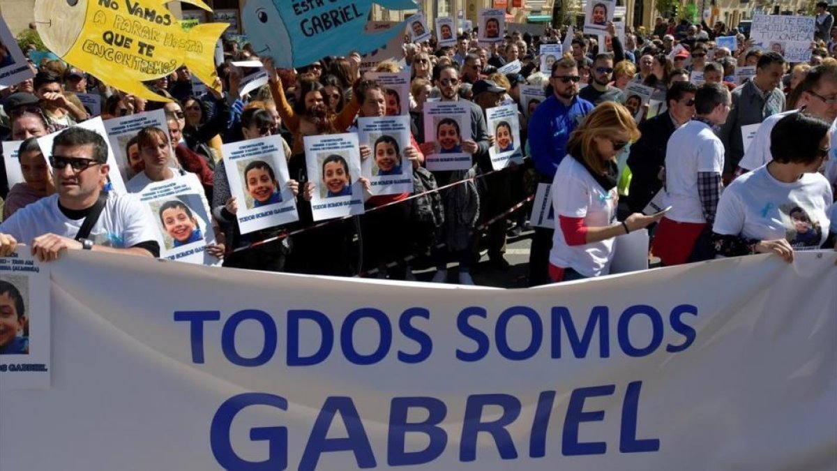 Concentración en Níjar para pedir el regreso de Gabriel, el niño desaparecido el 27 de febrero.-EFE / CARLOS BARBA