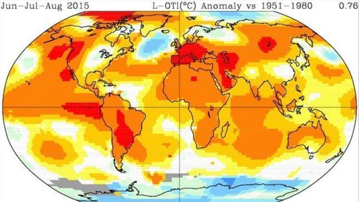 Anomalías de la temperatura mundial del 2015 en el verano boreal, iniverno austral (junio-agosto), con respecto a la media del periodo 1951-1980. Los colores rojizos equivalen a entre 2 y 4 grados por encima de lo habitual.-GISS / NASA