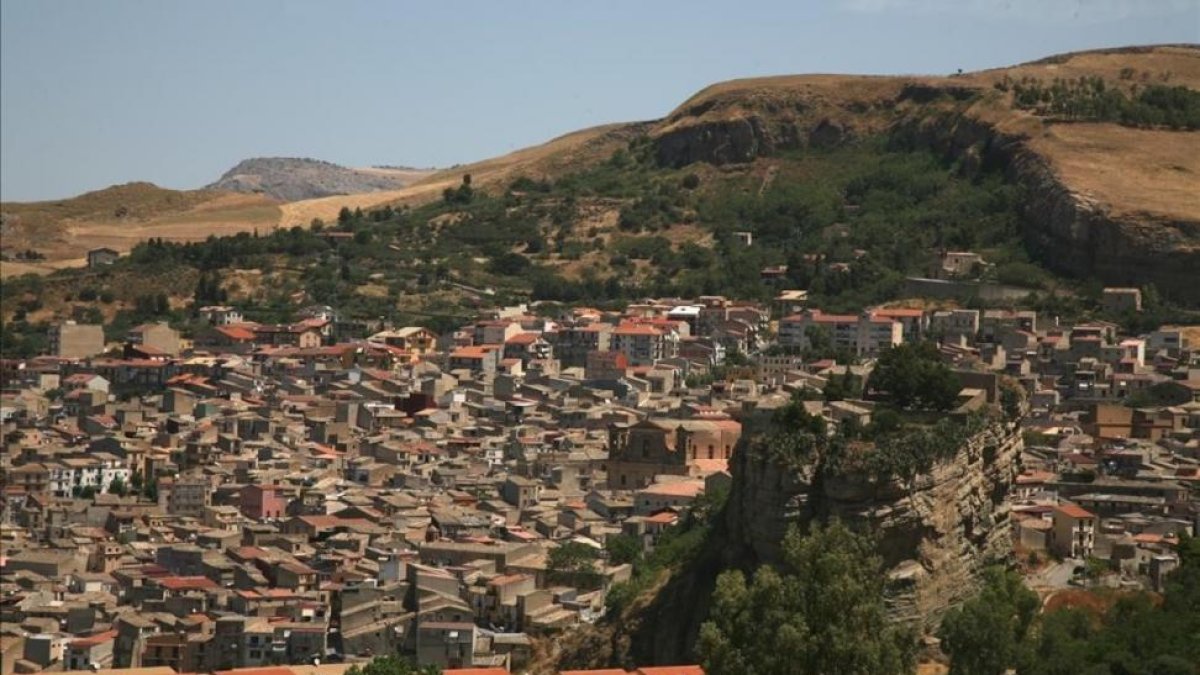 Vista aérea de la ciudad de Corleone, en Sicilia.-AGUSTI CARBONELL
