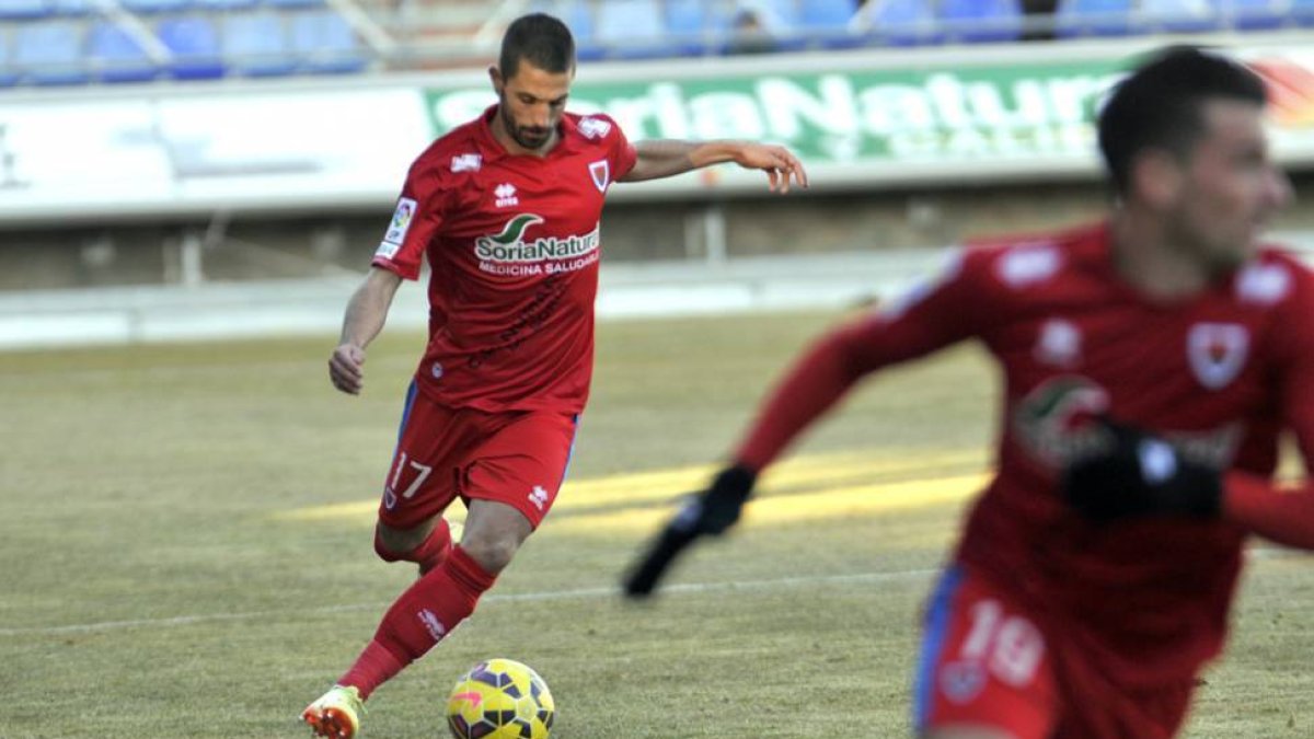 Isidoro durante un partido de esta temporada.-DIEGO MAYOR