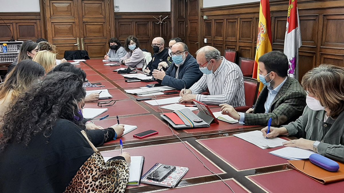 Reunión de coordinación para la atención de personas refugiadas ucranianas