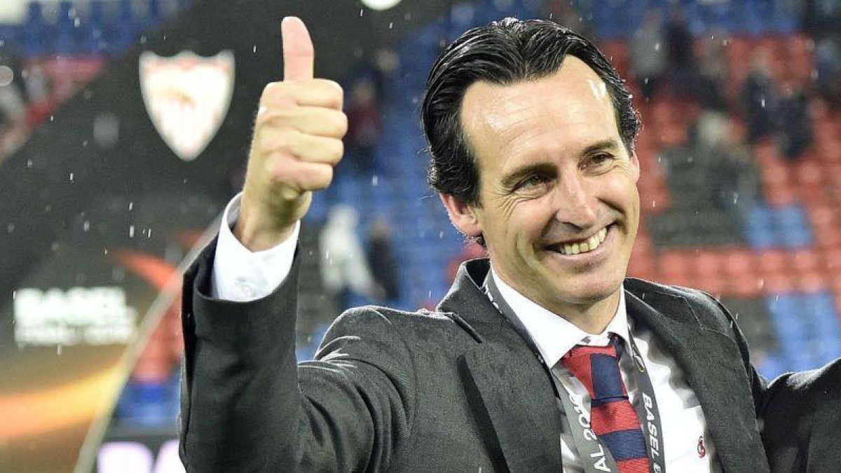 El nuevo fichaje del Arsenal, Unai Emery, en mayo del 2016, tras ganar la Champions League con el Sevilla.-AP / MARTIN MEISSNER