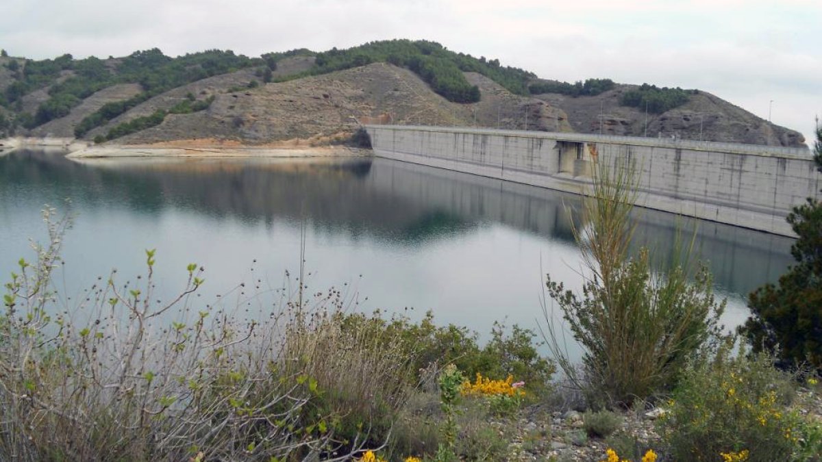 Vista del Embalse del Val.-HERALDO DE ARAGON