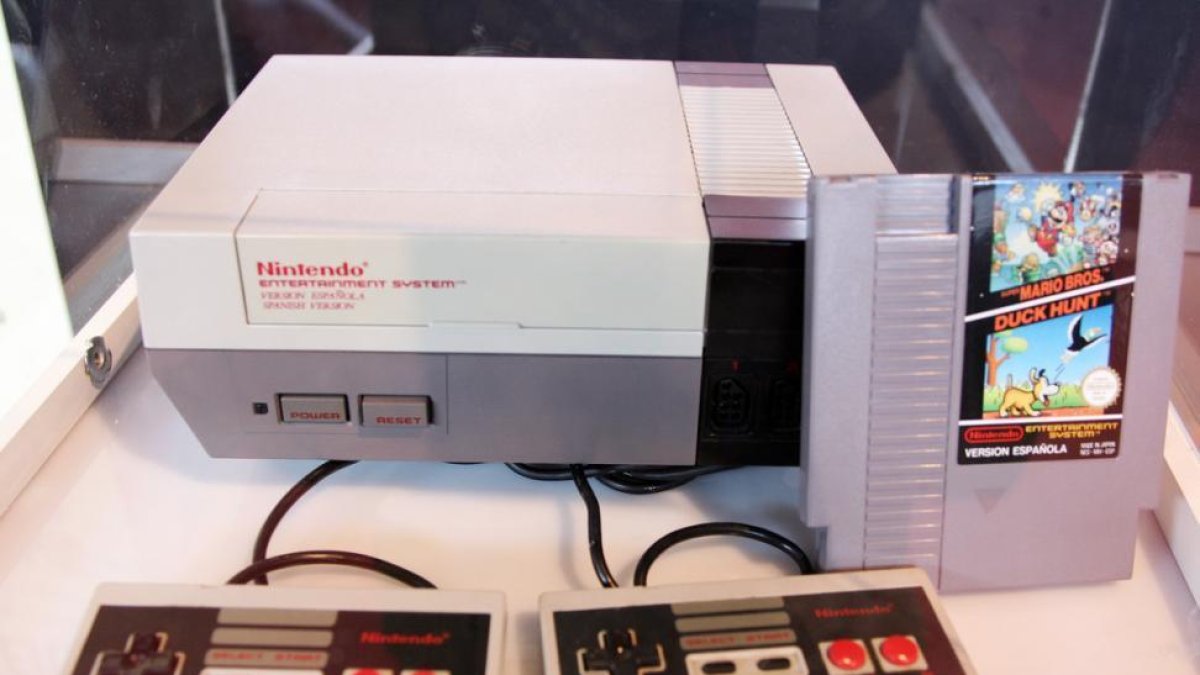 La Nintendo NES original.-JOSE RAMÓN LADRA