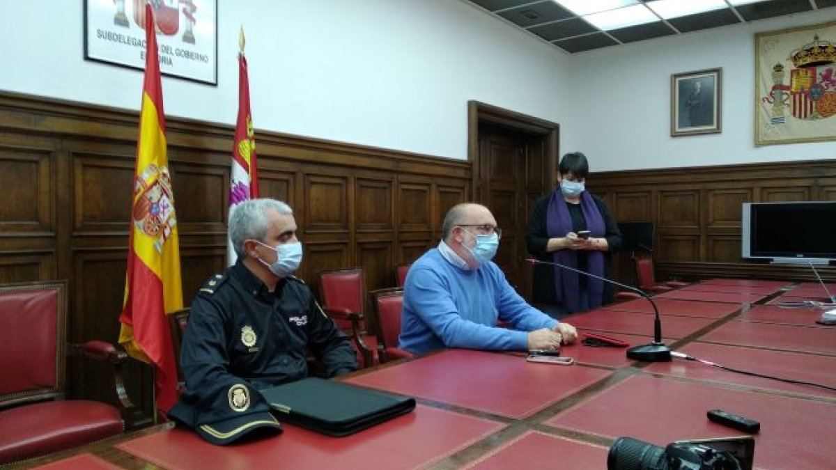 Emilio Moya y Miguel Latorre trasladan la apertura de una investigación tras los sucesos. A. C.