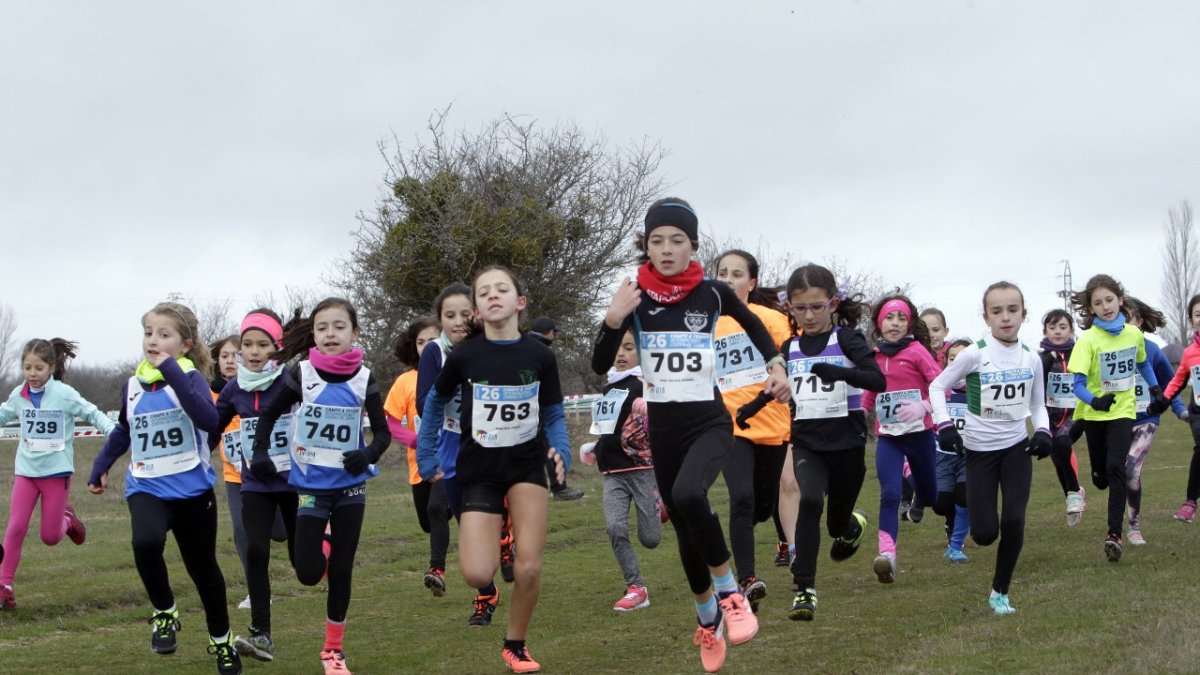 Una de las carreras de categorías menores en ediciones anteriores del Cross de Soria. HDS