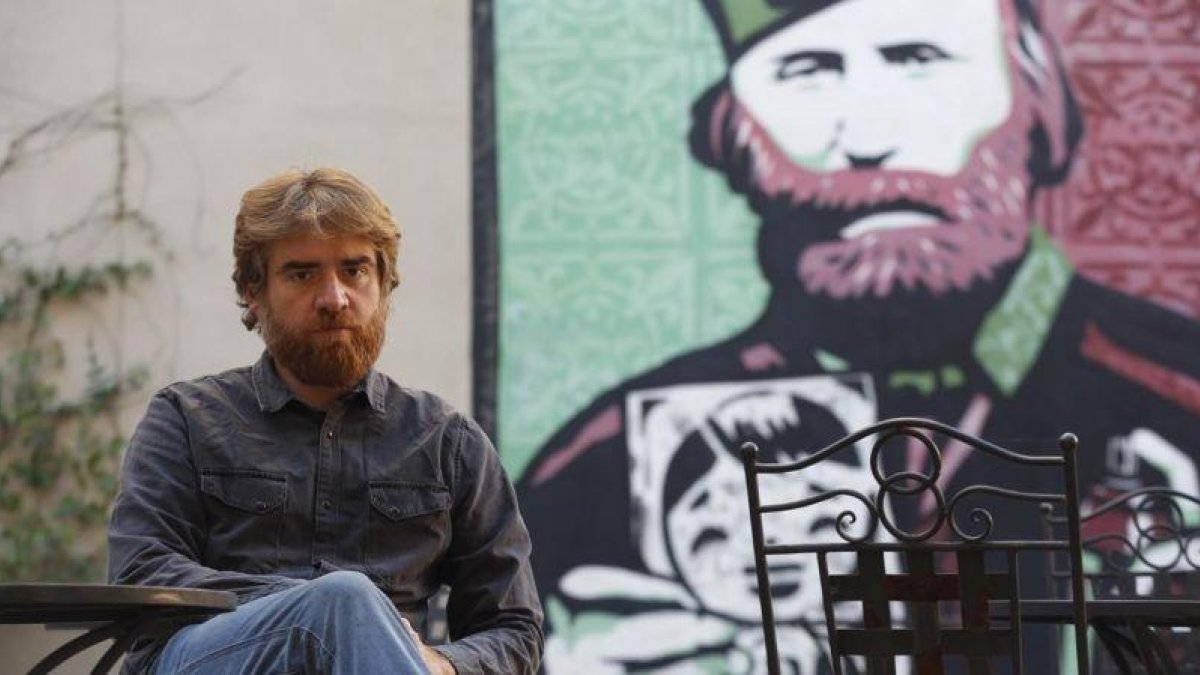 El escritor Paolo Cognetti, en la sede del Instituto Italiano de Cultura.-JULIO CARBÓ