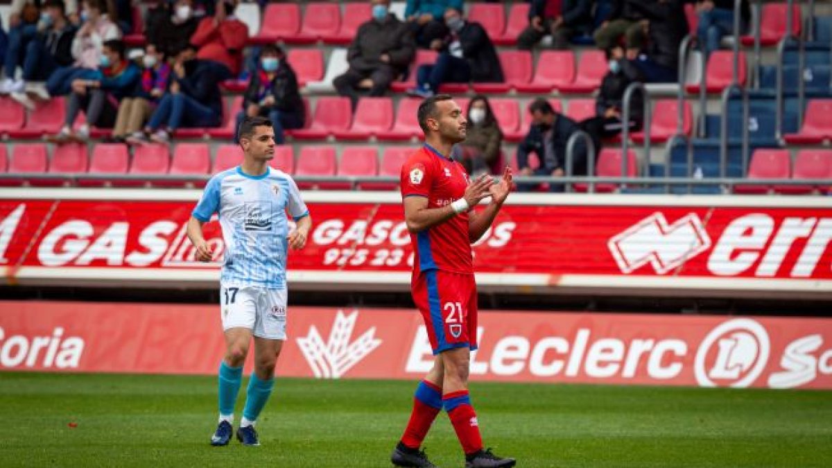 Roberto Corral en un partido con el Numancia en Los Pajaritos. HDS