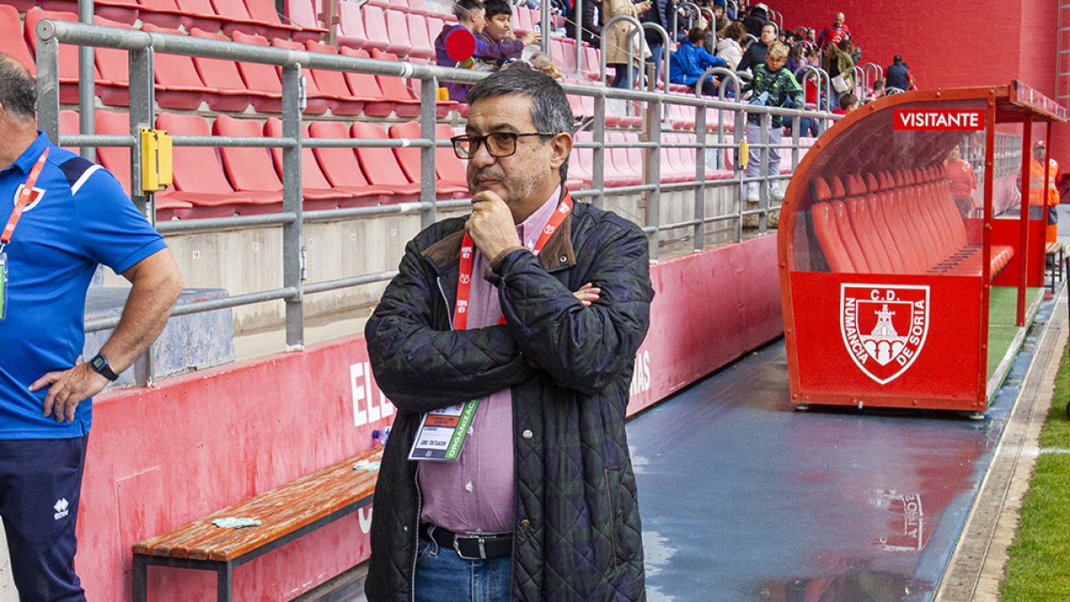 Santiago Morales en los prolegómenos del partido. MARIO TEJEDOR