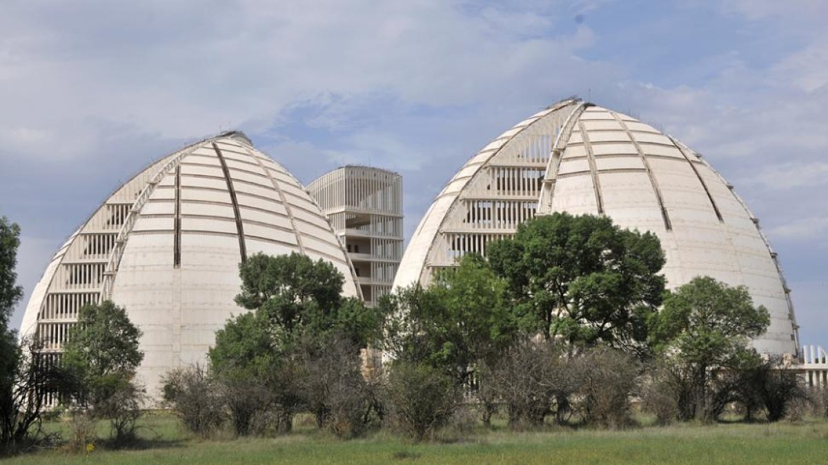 Cúpulas de la Energía en la 'extinta' CMA.-VALENTÍN GUISANDE