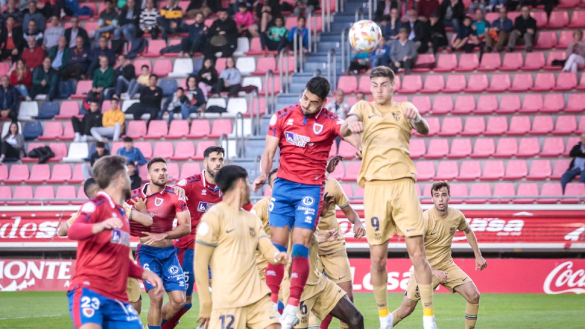 <strong>CD Numancia</strong> y <strong>Barça Atlètic</strong> empataron a cero en <strong>Los Pajaritos</strong> en un encuentro equilibrado hasta el descuento, cuando el larguero repelió el que pudo ser el 0-1. Estas son las <strong>fotos </strong>del partido, con un <strong>resultado </strong>que no cambia la dinámica.
