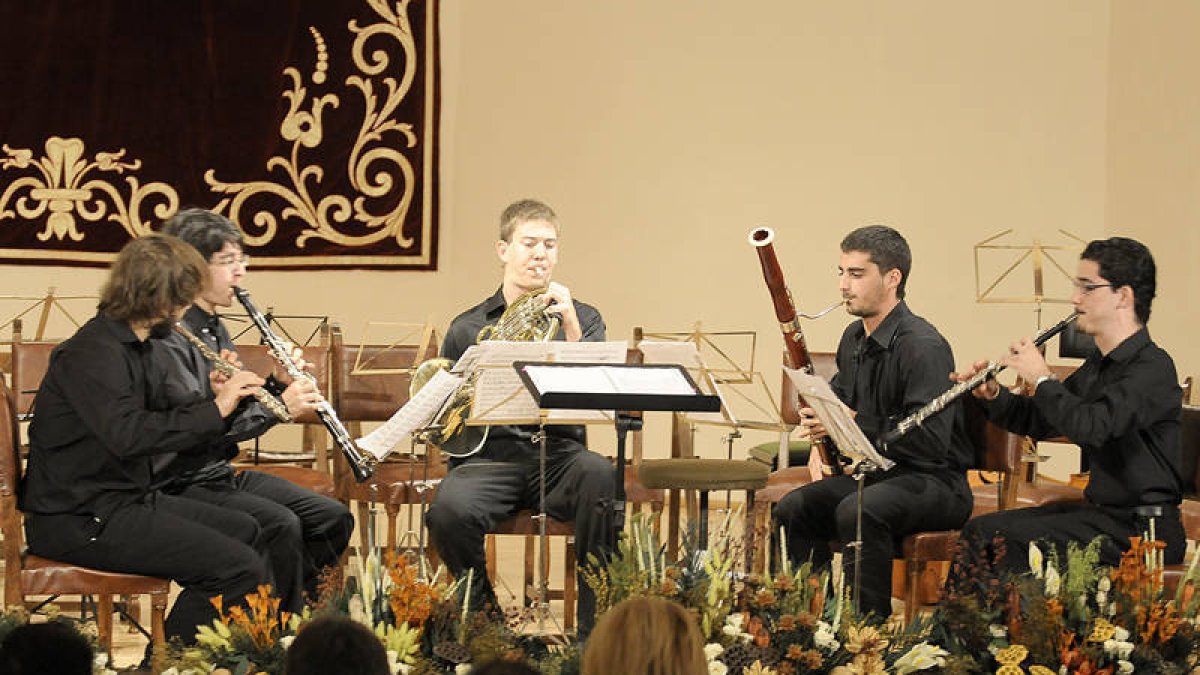 Concierto previo a la entrega de premios.-