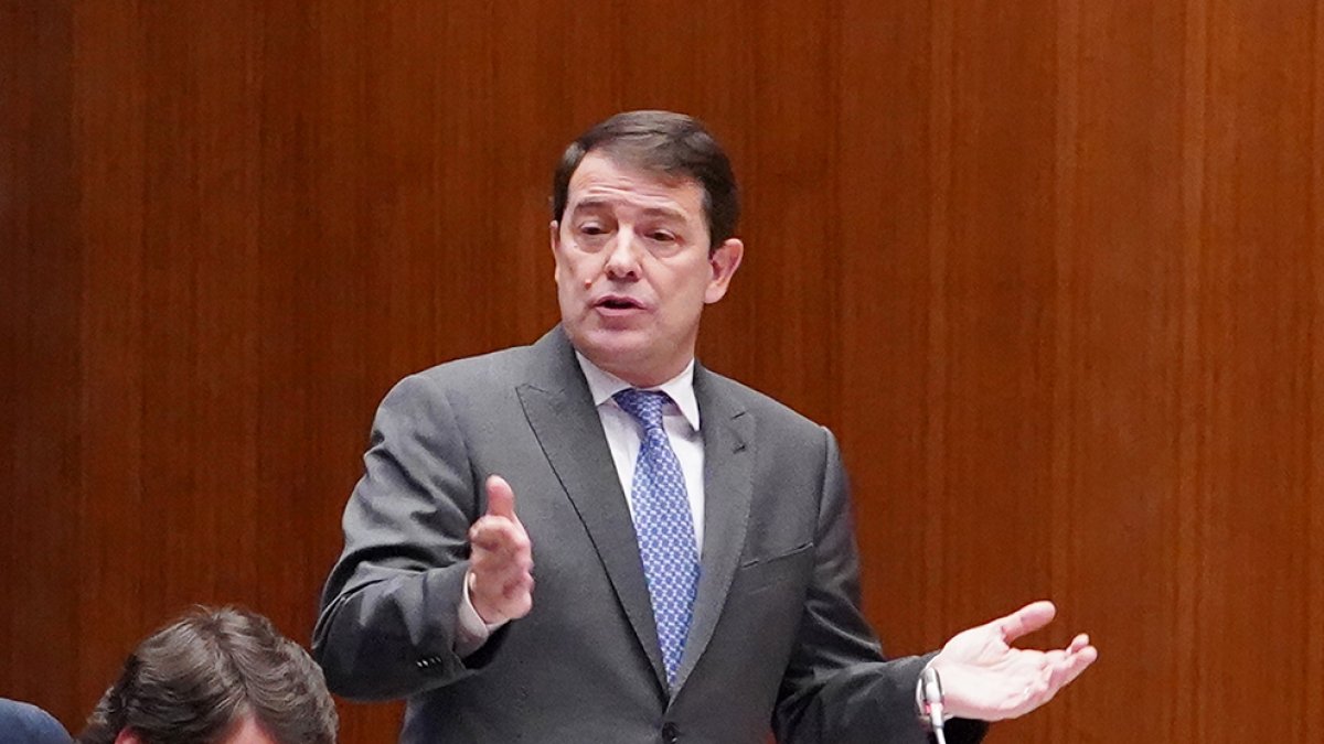 Primera sesión del Pleno de las Cortes de Castilla y León que comienza con las preguntas de control al Gobierno autonómico.