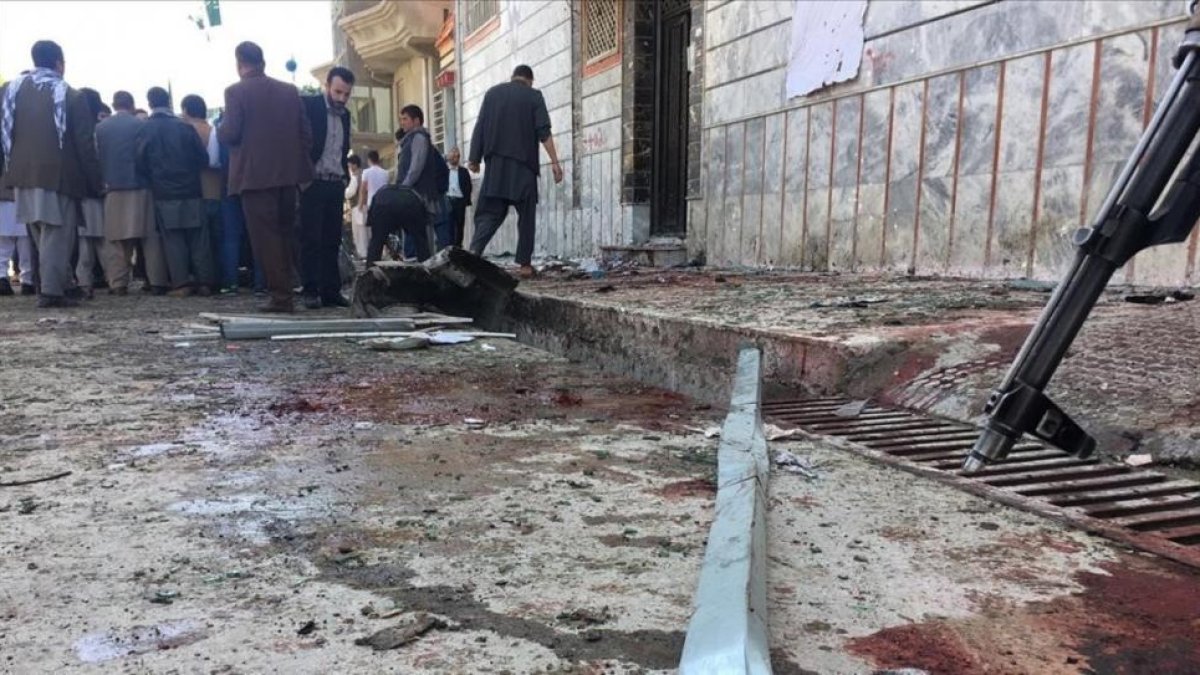 Ataque suicida a un centro de registro de votantes en Kabul, Afganistán.-AP / RAHMAT GUL