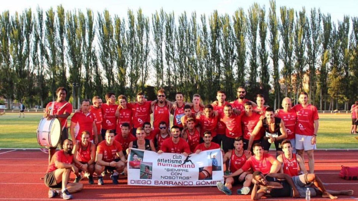 Integrantes del Club Atletismo Numantino que el pasado fin de semana compitieron en Burgos.-D.S.