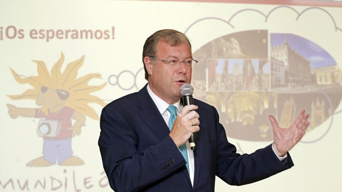 El alclade de León, Antonio Silván, durante la presentación de 'MundiLeón'.-ICAL