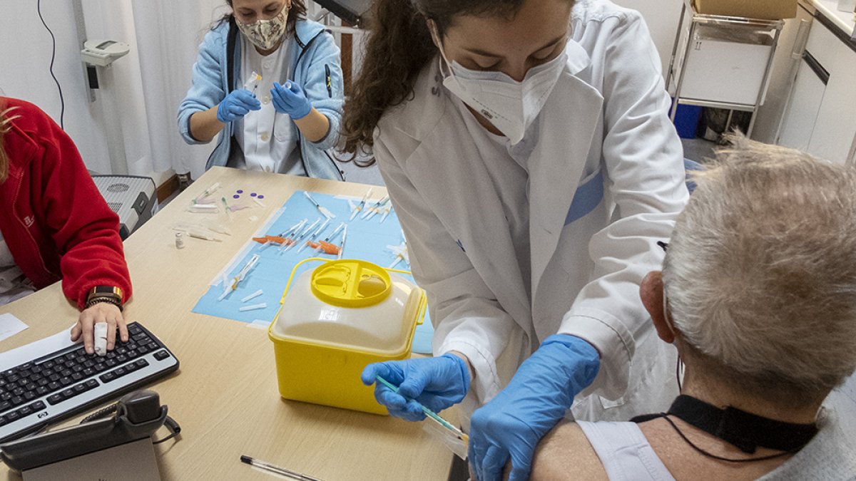Inoculación de la vacuna contra el Covid. HDS