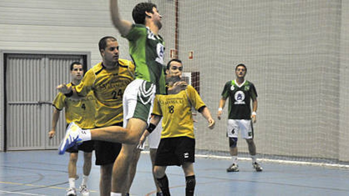 El Aranga ha ganado sus dos partidos como visitante. / D. Mayor-