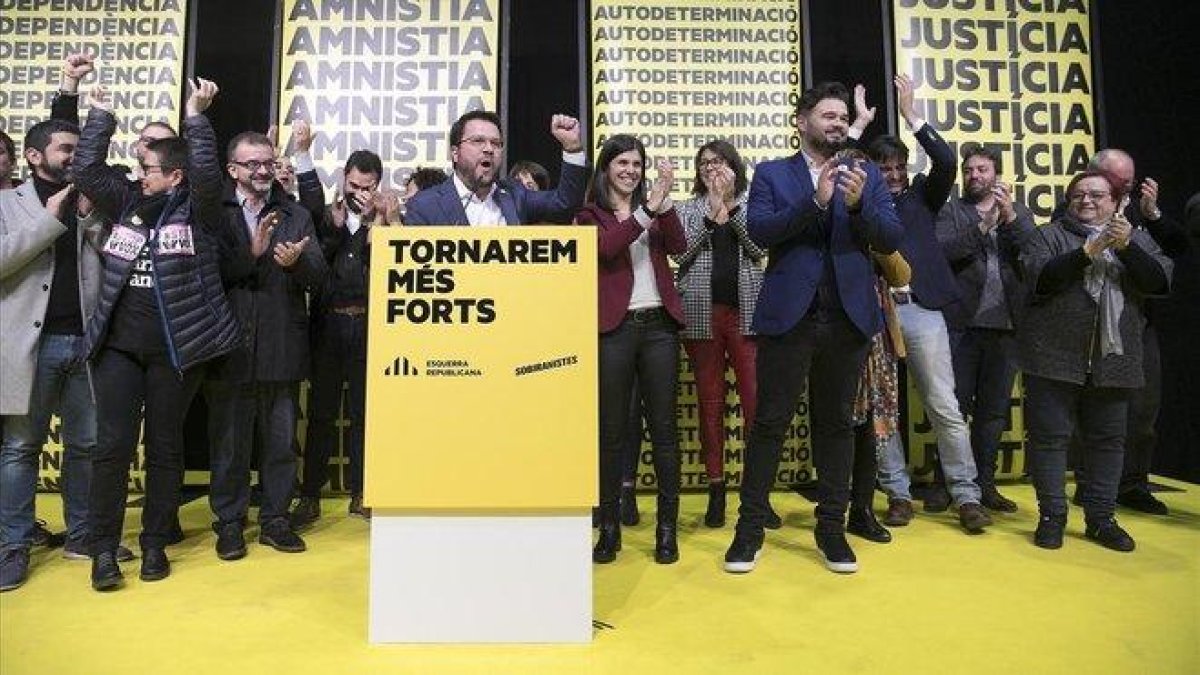 Los dirigentes de ERC celebran los resultados de las generales del 10-N-FERRAN NADEU
