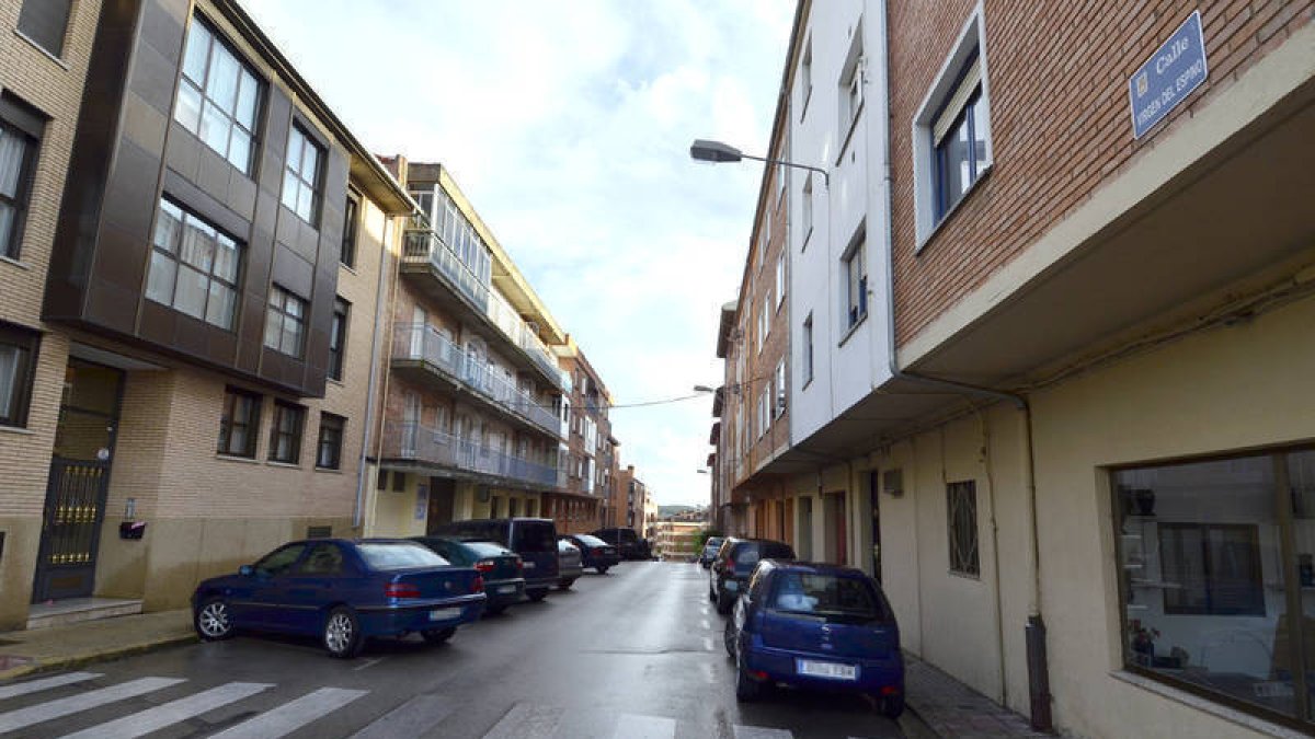 El robo se perpetró el 1 de junio de 2013 en la calle Virgen delEspino. / ÁLVARO MARTÍNEZ-
