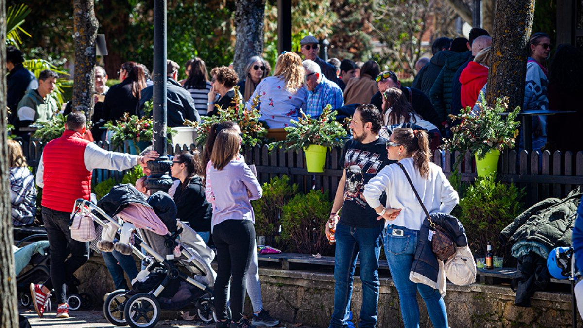 Ambiente en La Dehesa este lunes, una imagen que se puede repetir el jueves... y desaparecer unos días. MARIO TEJEDOR