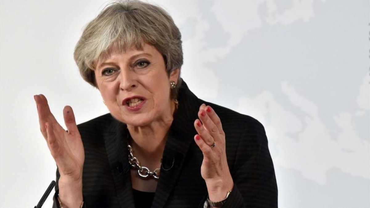 May, durante su discurso en Florencia-AP / MAURIZIO DEGLI INNOCENTI