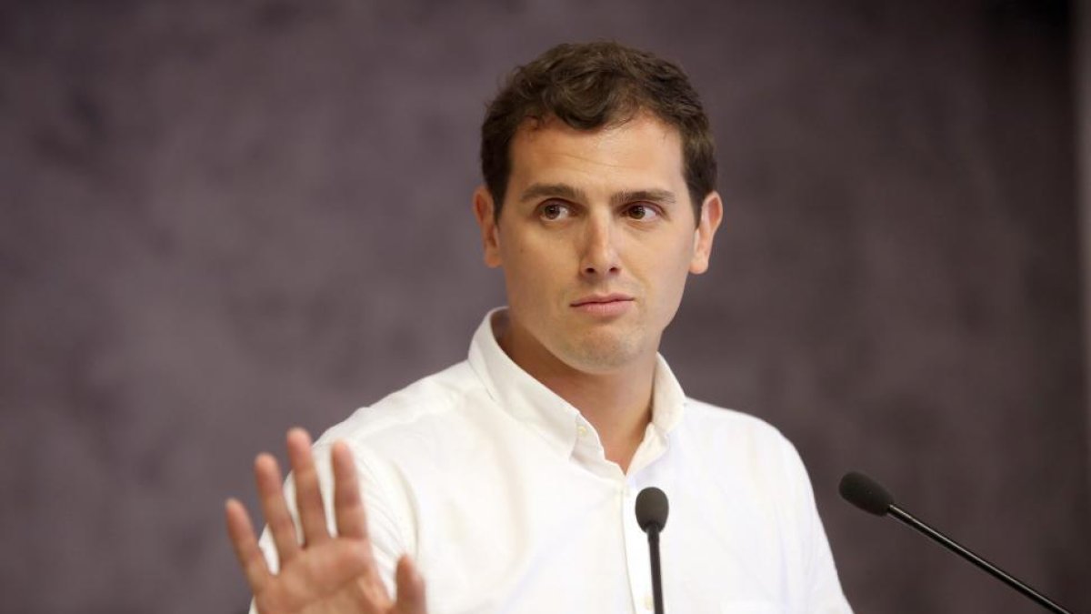 El presidente de Ciudadanos, Albert Rivera, durante su intervención en el Colegio de Médicos-ICAL