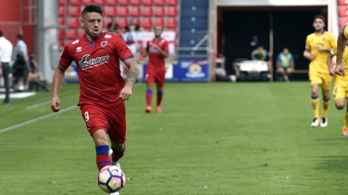 Acuña tenía una notable actuación la pasada jornada ante el Alcorcón y hoy repetirá en la punta del ataque.-Valentín Guisande