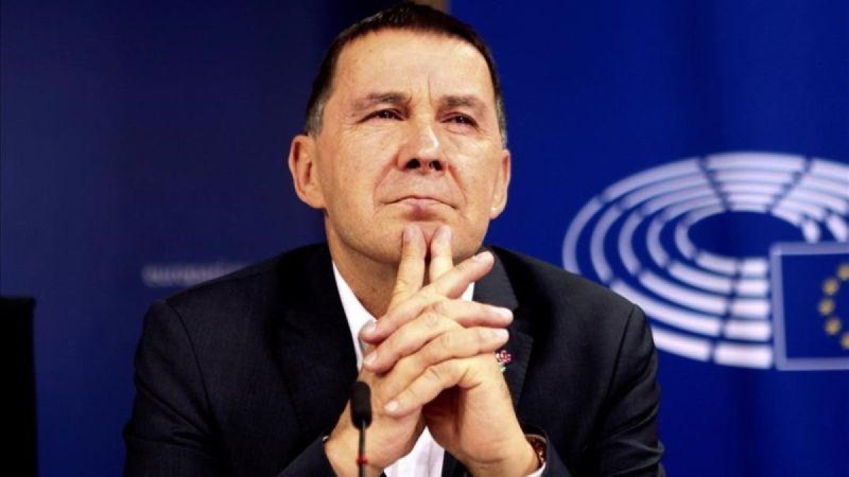 Arnaldo Otegi, durante la rueda de prensa celebrada en Bruselas.-JAVIER ALBISU (EFE)