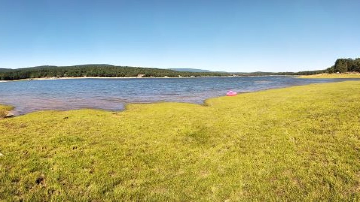 Embalse de Cuerda del Pozo este lunes. A. C.