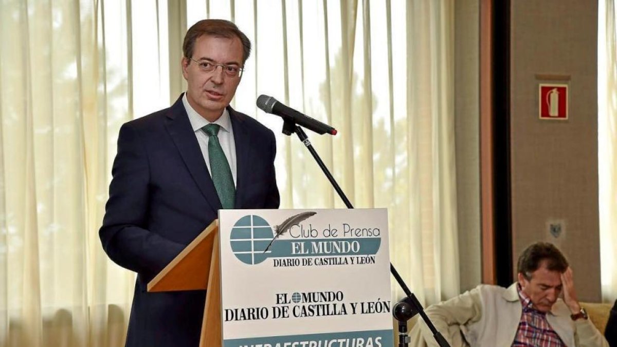 Germán Barrios, en un momento de su intervención durante la clausura del Foro sobre infraestructuras.-V. GUISANDE.