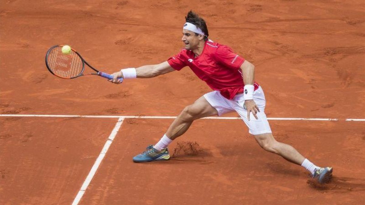 David Ferrer devuelve un golpe a Philipp Kohlschreiber.-MIGUEL LORENZO