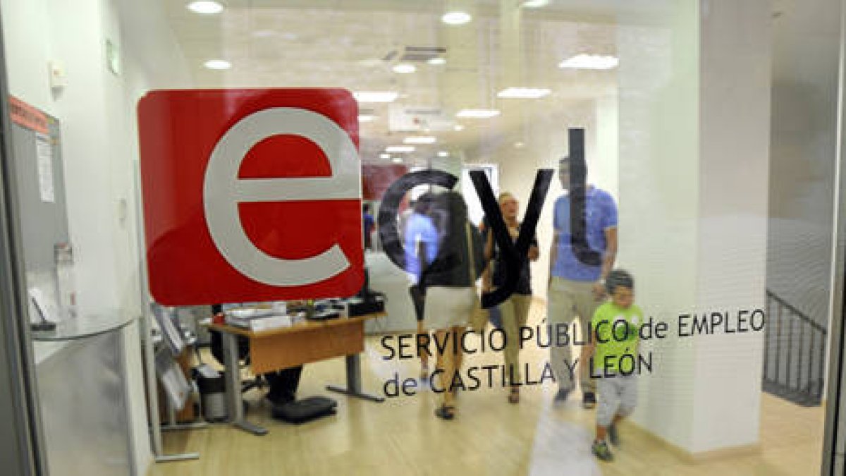 Oficina del Ecyl en Soria. VALENTÍN GUISANDE-