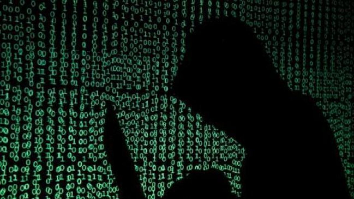 Simulación de la actividad de un ’hacker’. HDS
