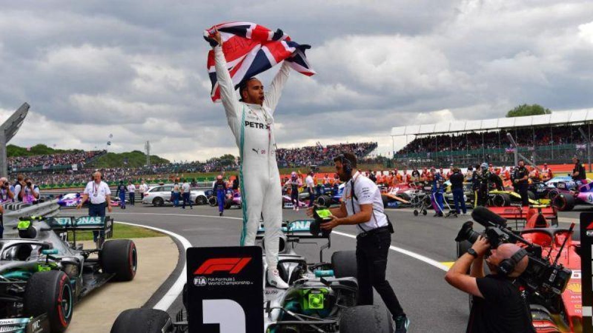 Hamilton celebra en Silverstone.-AFP