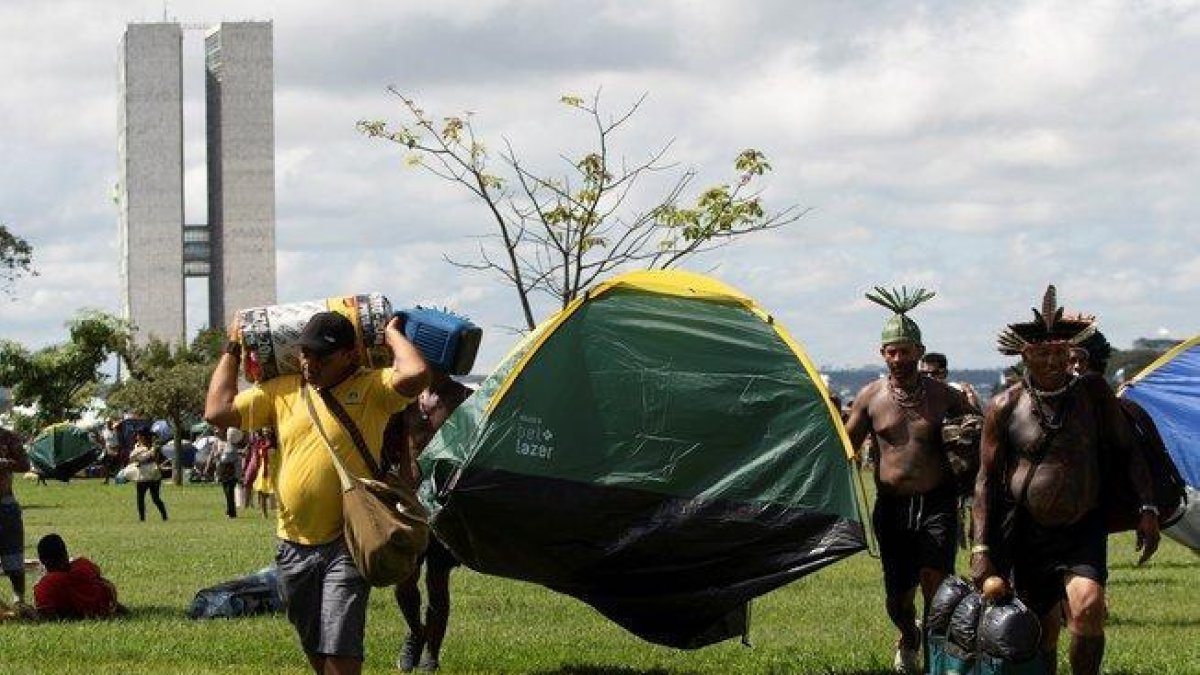 Indígenas de todo Brasil instalan el Campamento Tierra Libre.-EFE