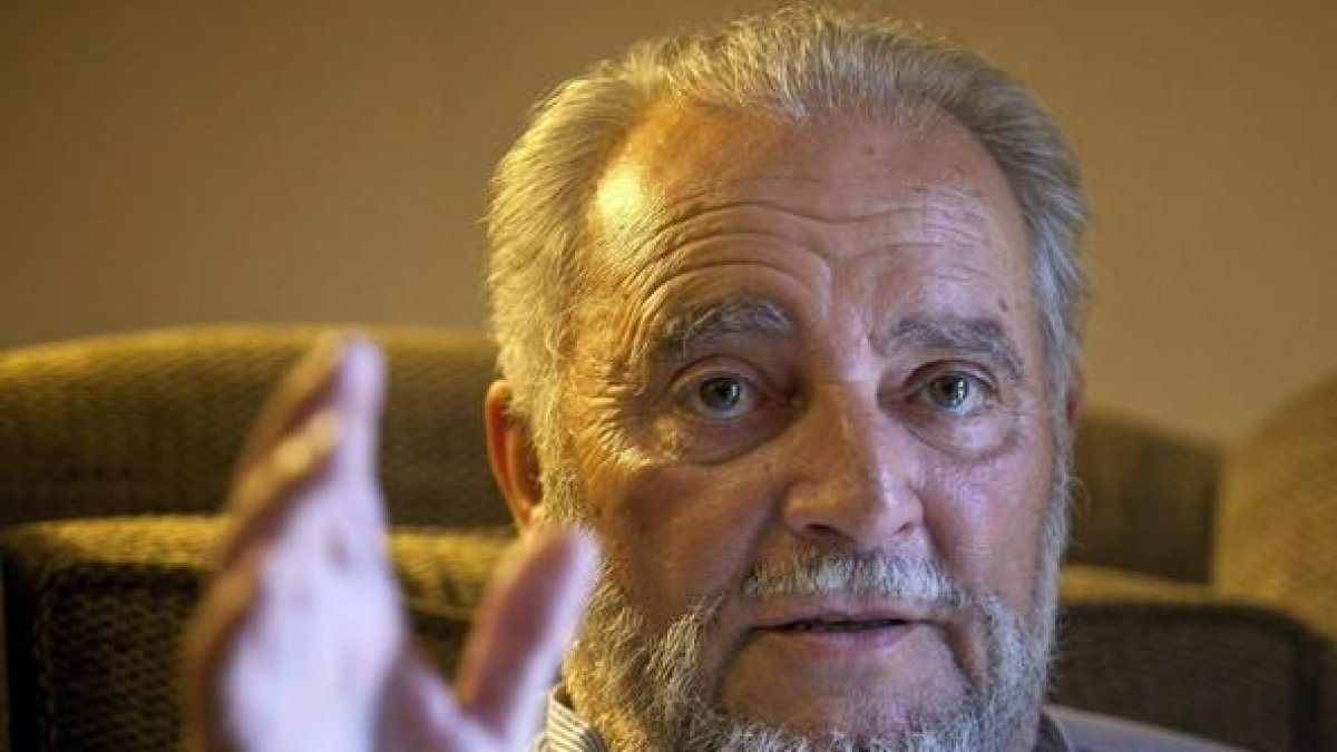 El excoordinador de Izquierda Unida, Julio Anguita, en una imagen de archivo en Córdoba.-EFE / RAFA ALCAIDE