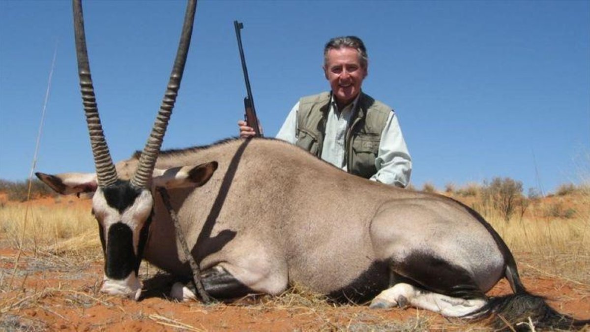 El expresidente de Caja Madrid, Miguel Blesa, durante una cacería en Namibia en el 2007.-