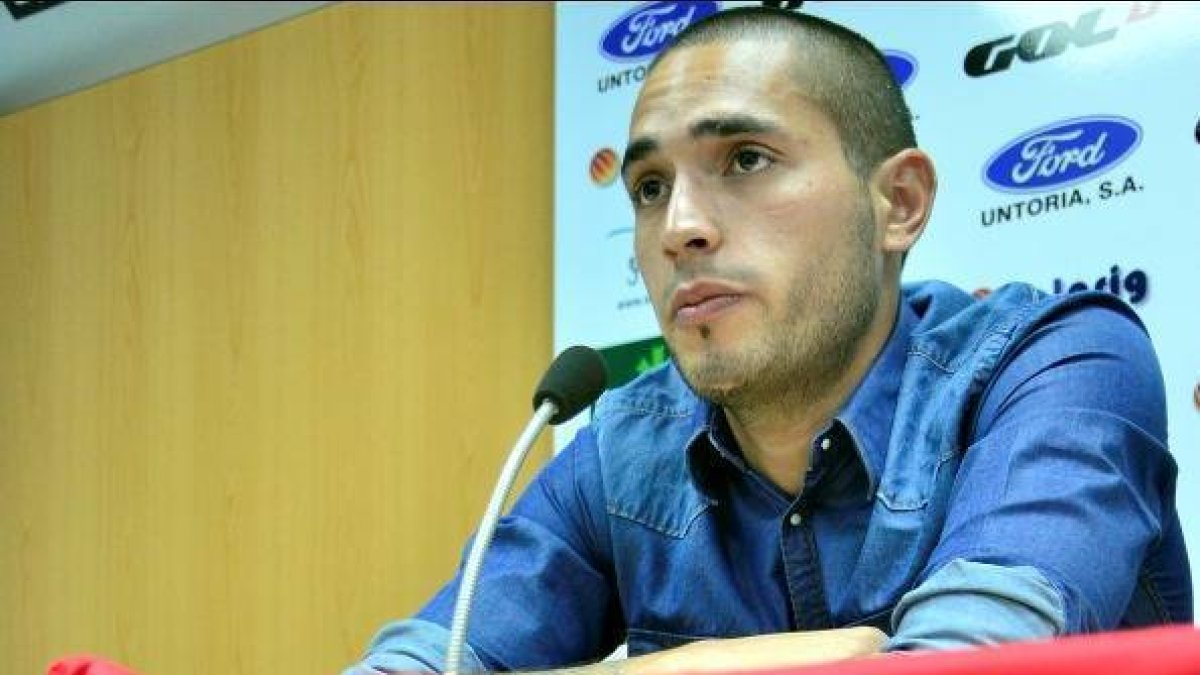 Braian Rodríguez durante su presentación como jugador rojillo. / ÁLVARO MARTÍNEZ-