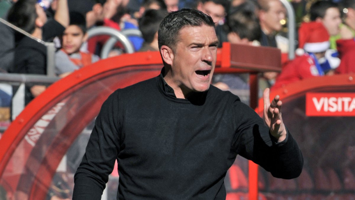 Luis Carrión quiere volver a ver al Numancia vertical y ambicioso de la primera vuelta del campeonato. MARIO TEJEDOR