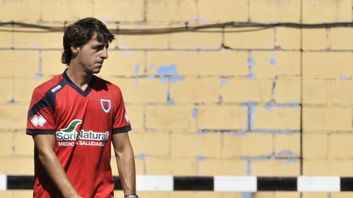 El segundo técnico del Numancia, Bittor Alkiza.-ÁLVARO MARTÍNEZ