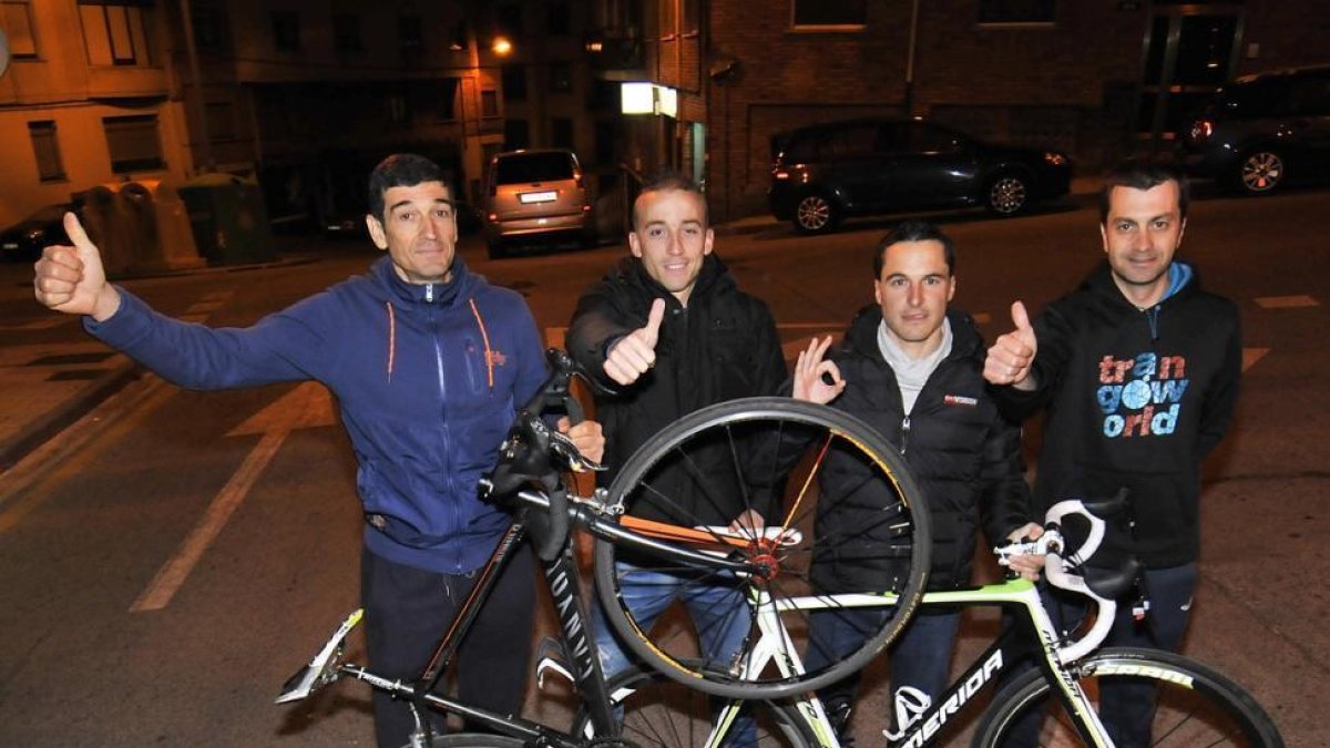 Manuel Molina, Miguel Mallo, José María Catalina yDavid Andrés, algunos de los integrantes del E-Leclerc.-VALENTÍN GUISANDE
