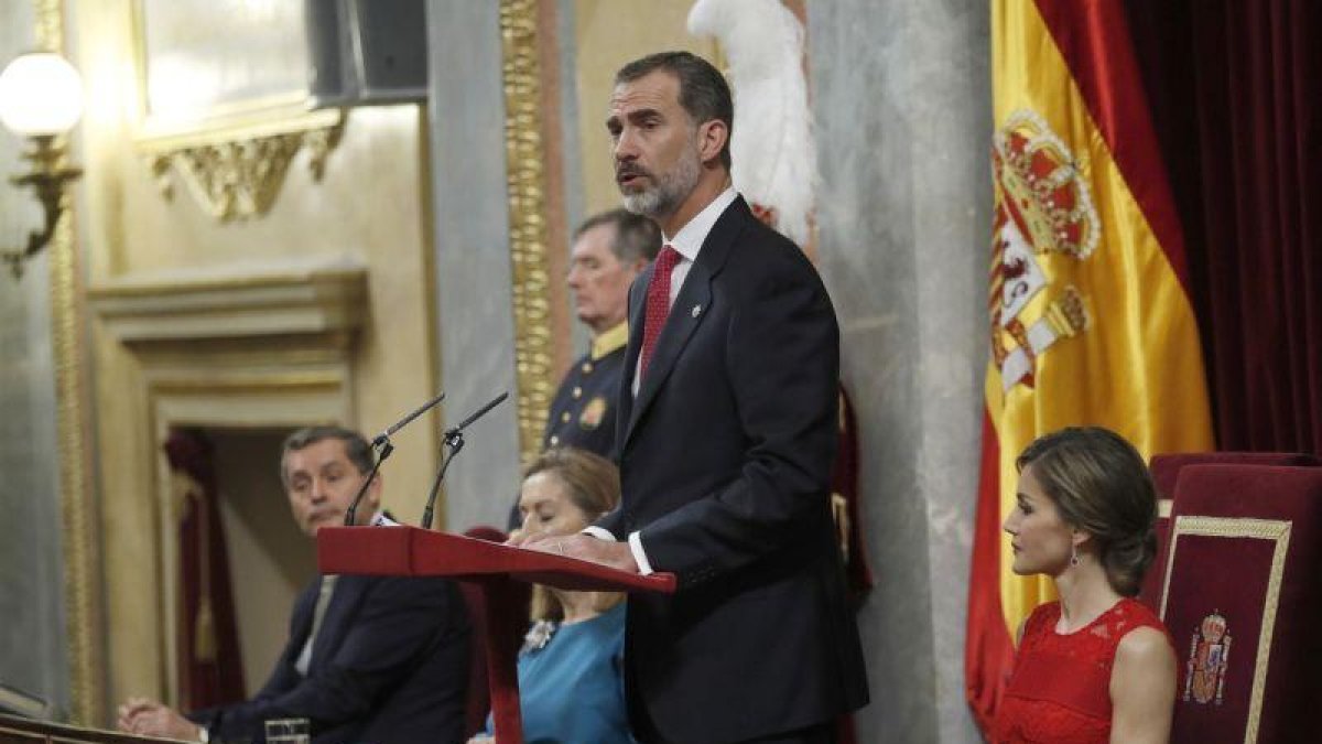 El rey Felipe VI durante el discurso que pronunció con motivo del 40º aniversario de las elecciones de 1977.-CHEMA MOYA (EFE)