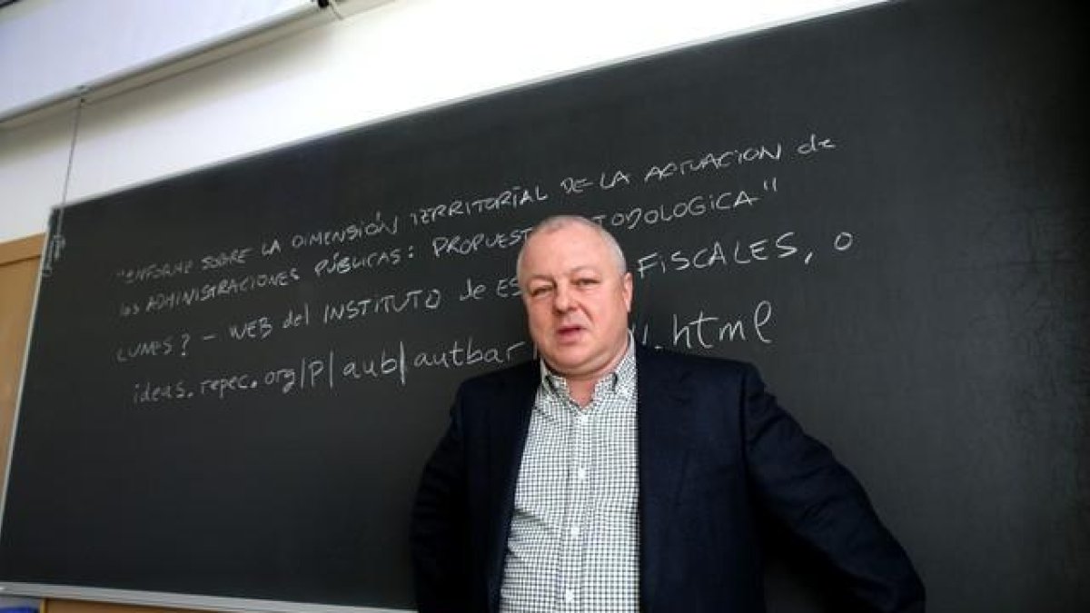 El director de Fedea, Ángel de la Fuente, en una imagen de archivo-JOAN CASTRO / ICONNA