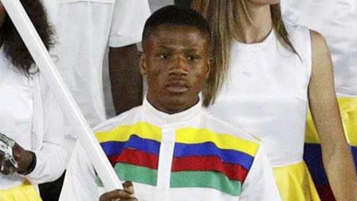El boxeador Jonas Junius fue abanderado de Namibia.-REUTERS / STOYAN NENOV